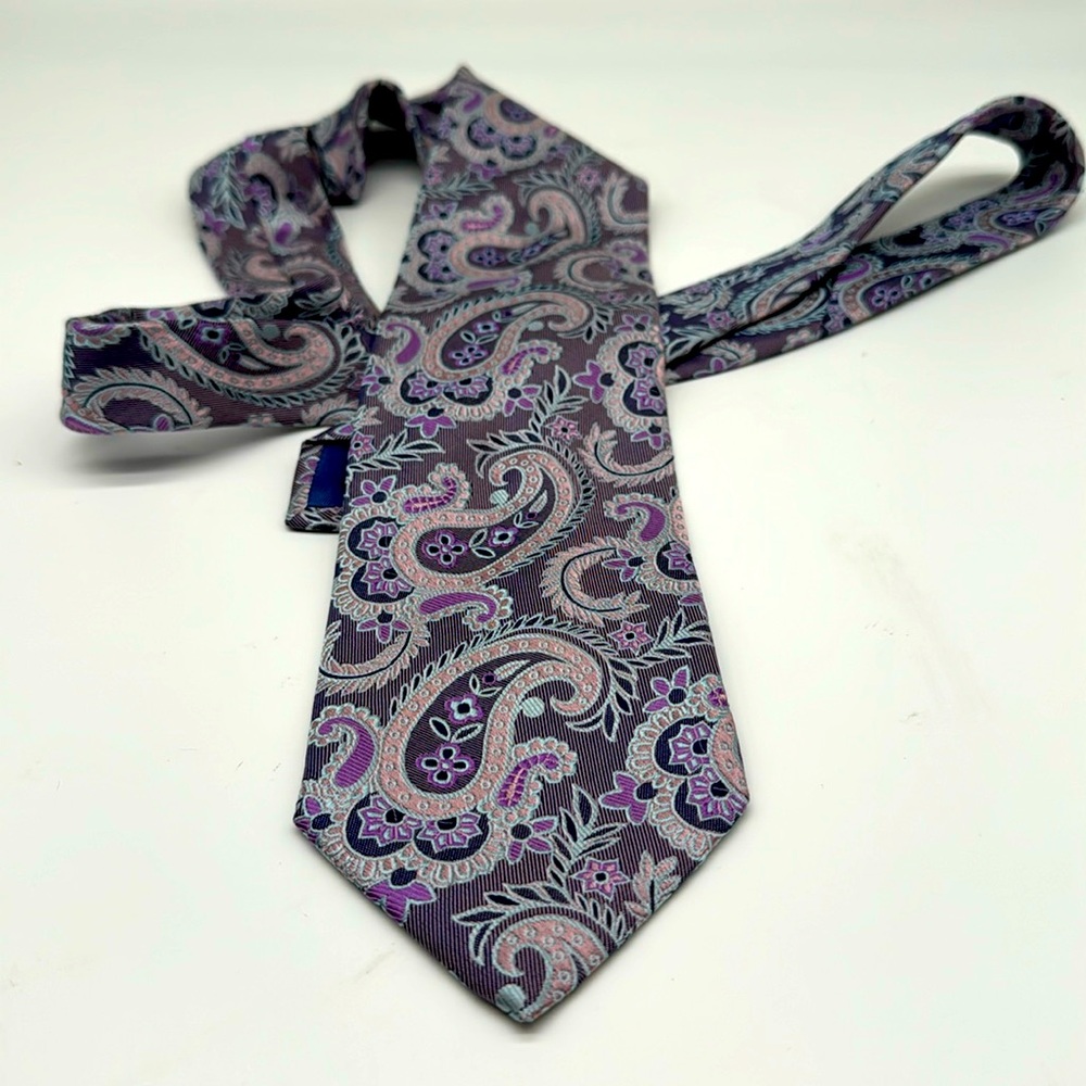 Harry Rosen 100% silk tie made in Italy